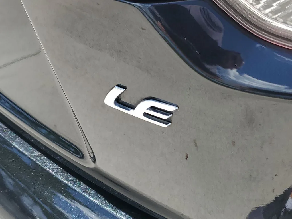 2021 Toyota Corolla LE photo 8