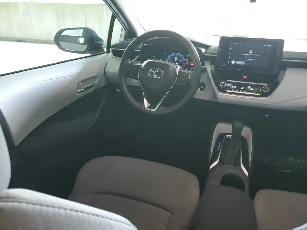 2026 Toyota Corolla SE photo 14