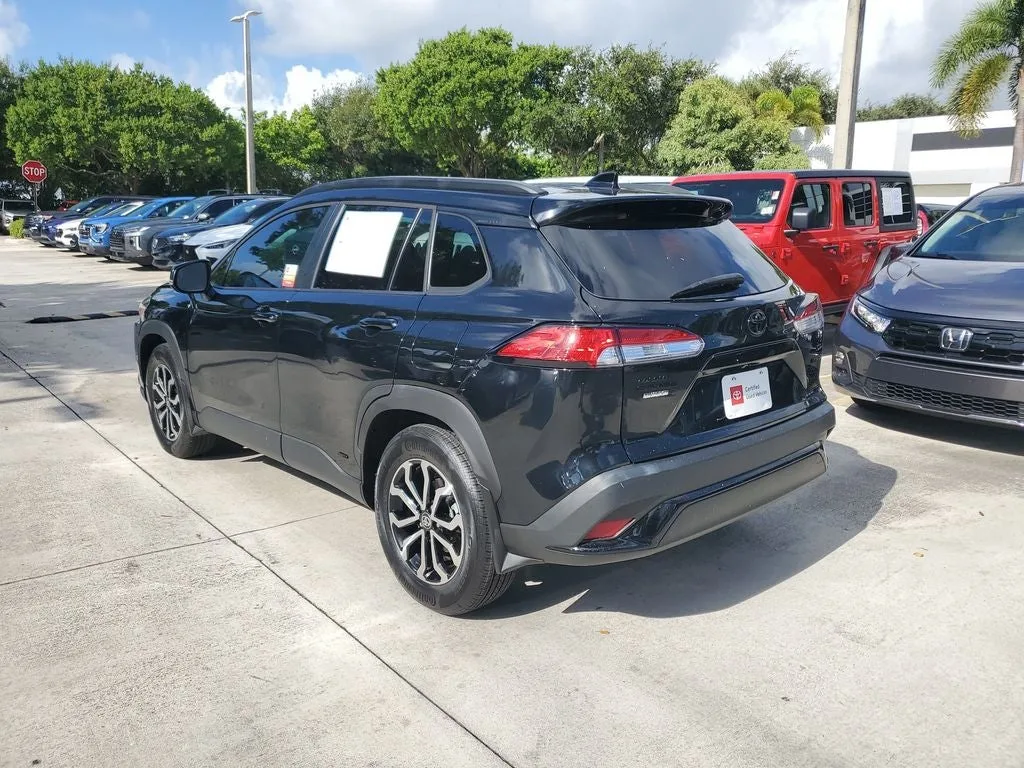 2023 Toyota Corolla Cross Hybrid SE photo 6