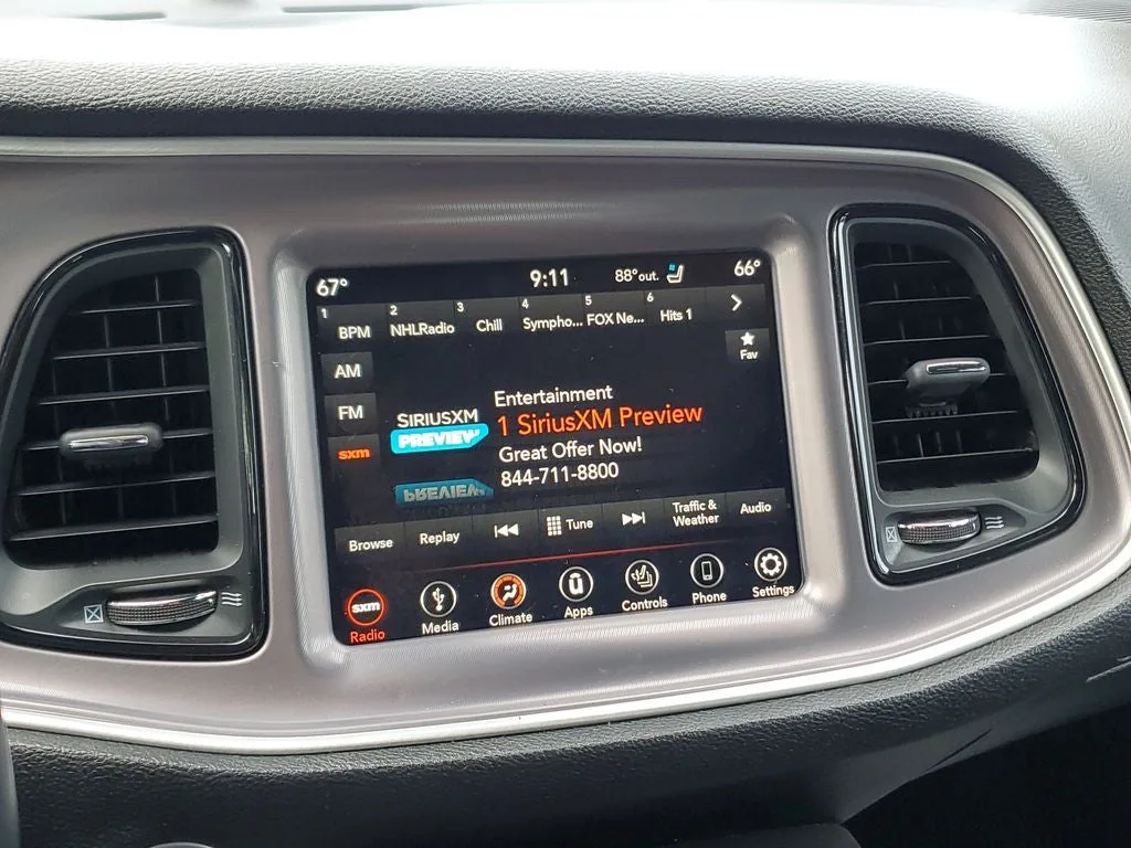 2019 Dodge Challenger SXT photo 25