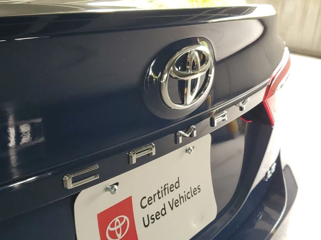 2023 Toyota Camry LE photo 8