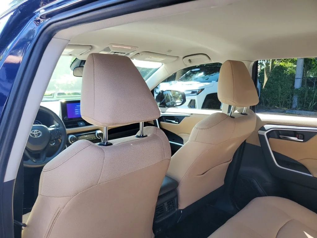 2024 Toyota RAV4 Hybrid XLE photo 13