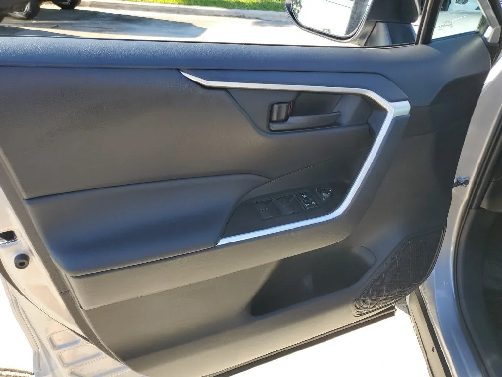 2024 Toyota RAV4 LE photo 17
