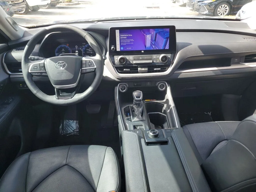 2024 Toyota Grand Highlander Platinum photo 18