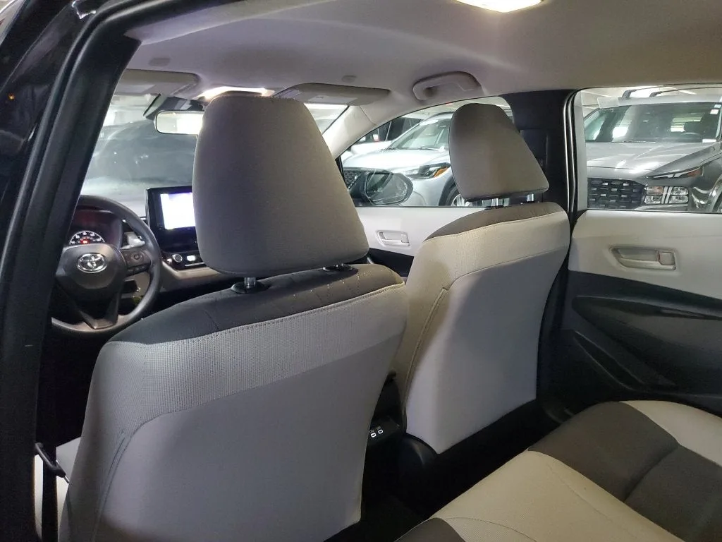 2025 Toyota Corolla LE photo 13