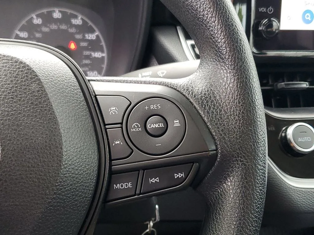 2024 Toyota Corolla LE photo 24