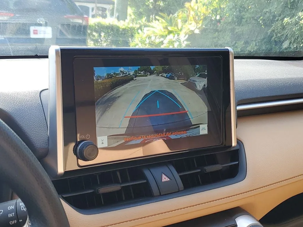 2025 Toyota RAV4 Hybrid LE photo 26