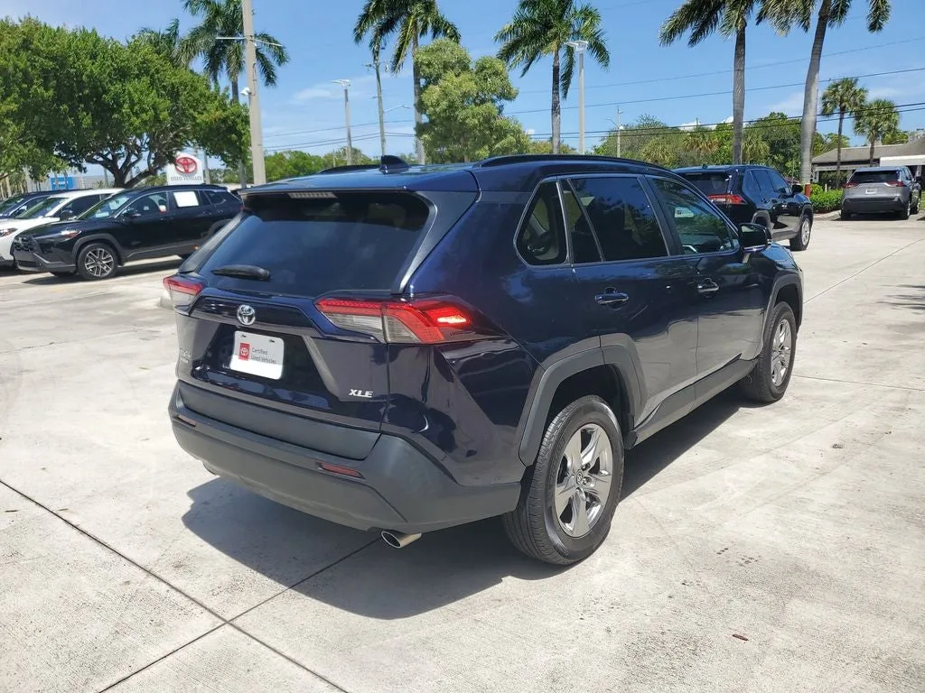 2024 Toyota RAV4 XLE photo 4