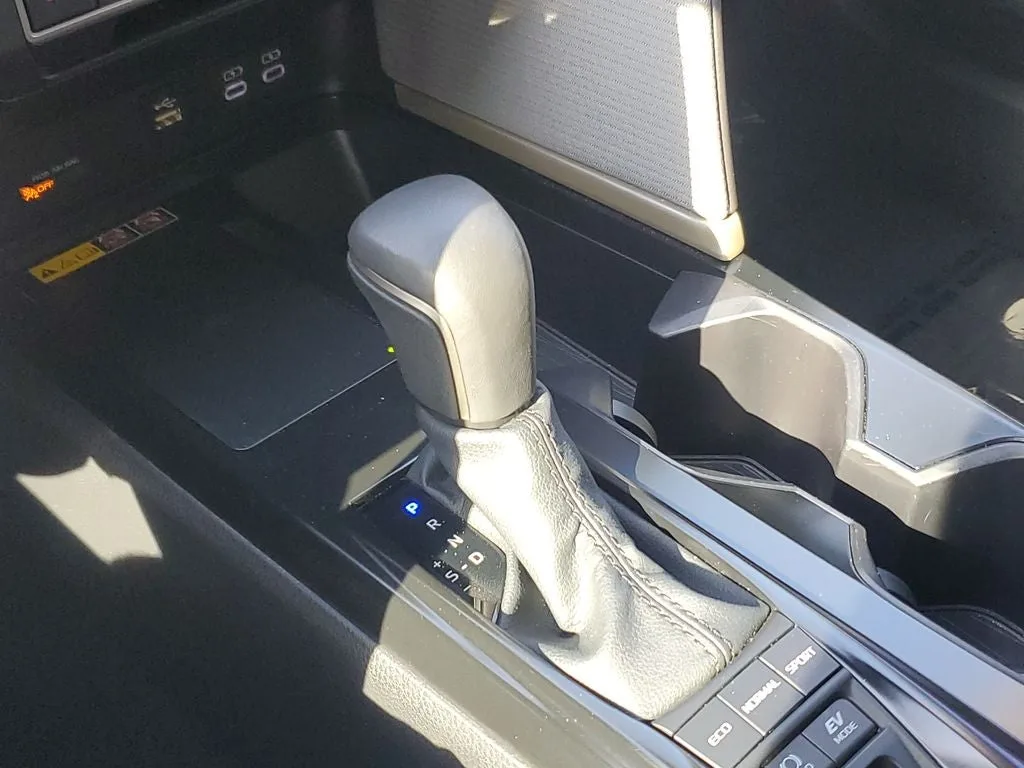 2026 Toyota Camry SE photo 28