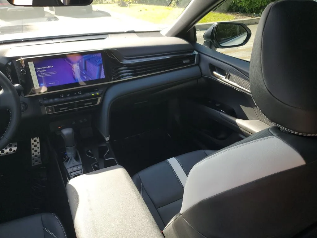 2026 Toyota Camry SE Nightshade photo 16