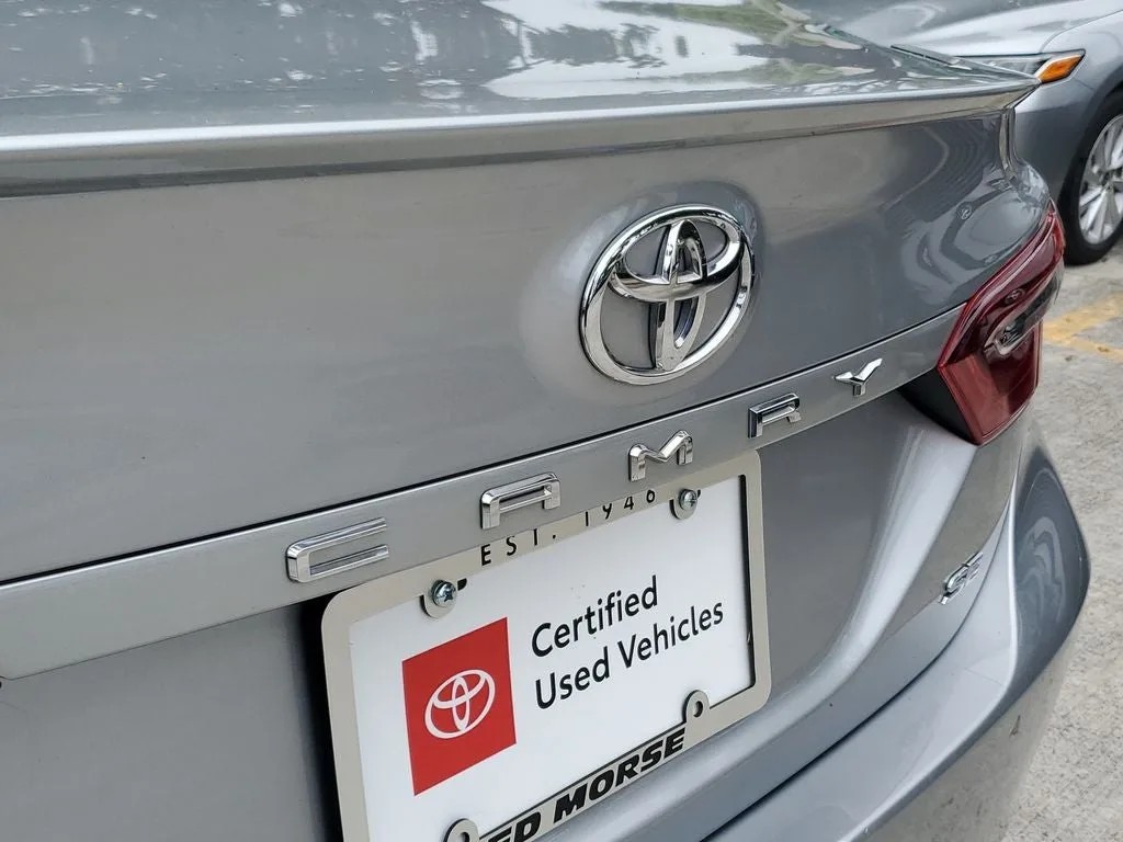 2024 Toyota Camry SE photo 8