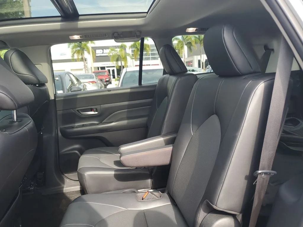 2024 Toyota Grand Highlander XLE photo 12
