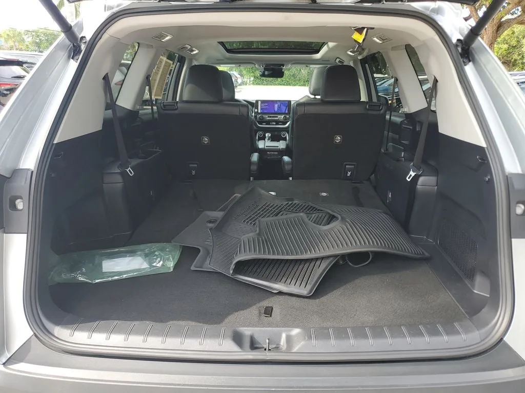2024 Toyota Grand Highlander XLE photo 9