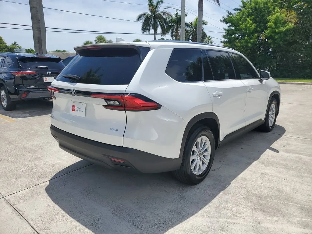 2024 Toyota Grand Highlander XLE photo 4