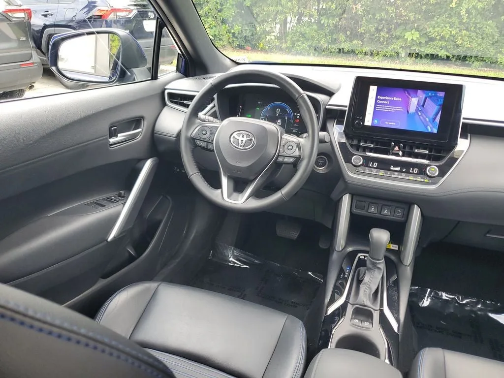 2023 Toyota Corolla Cross Hybrid XSE photo 16