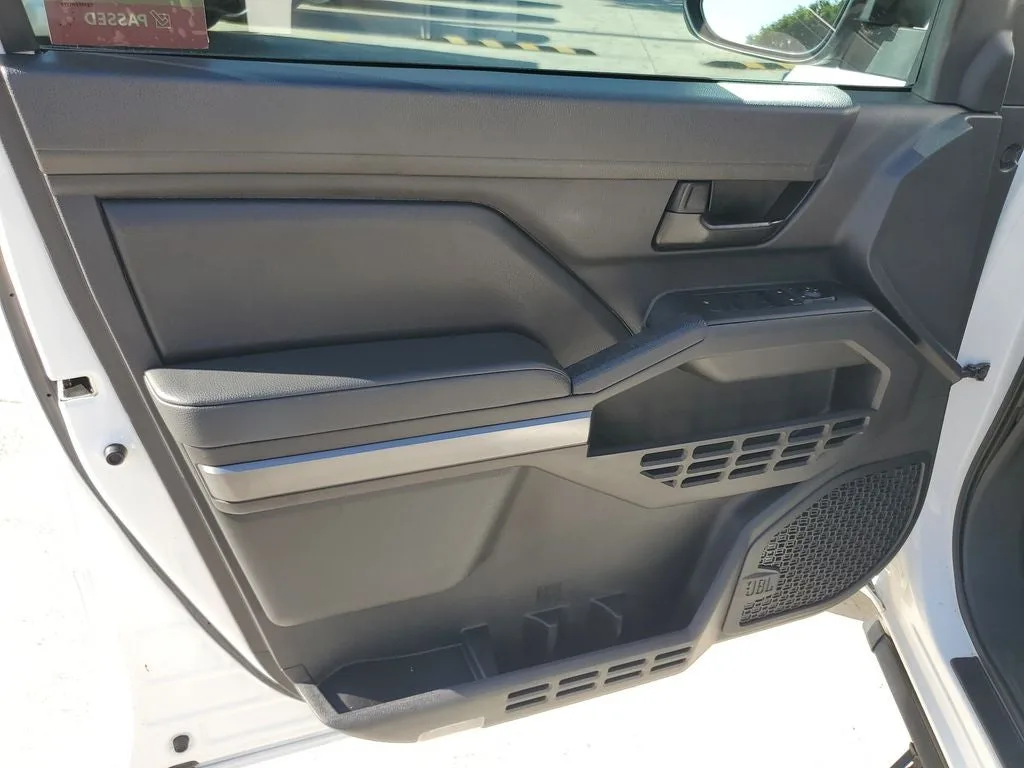 2024 Toyota Tacoma SR5 photo 17