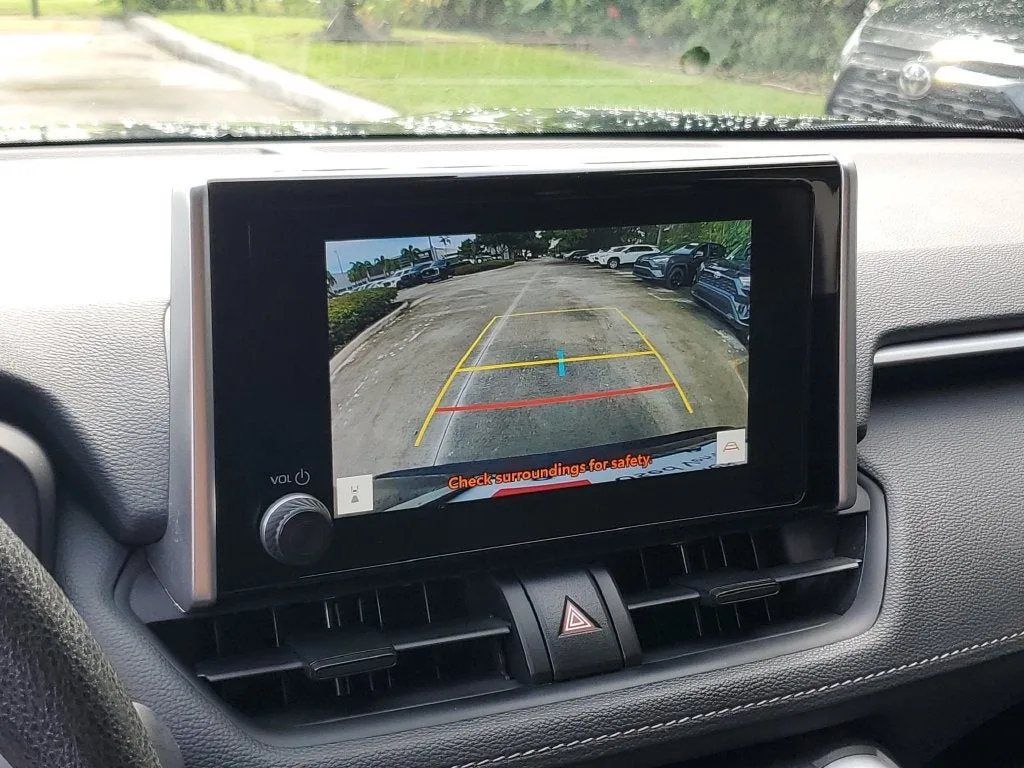 2025 Toyota RAV4 Hybrid LE photo 27