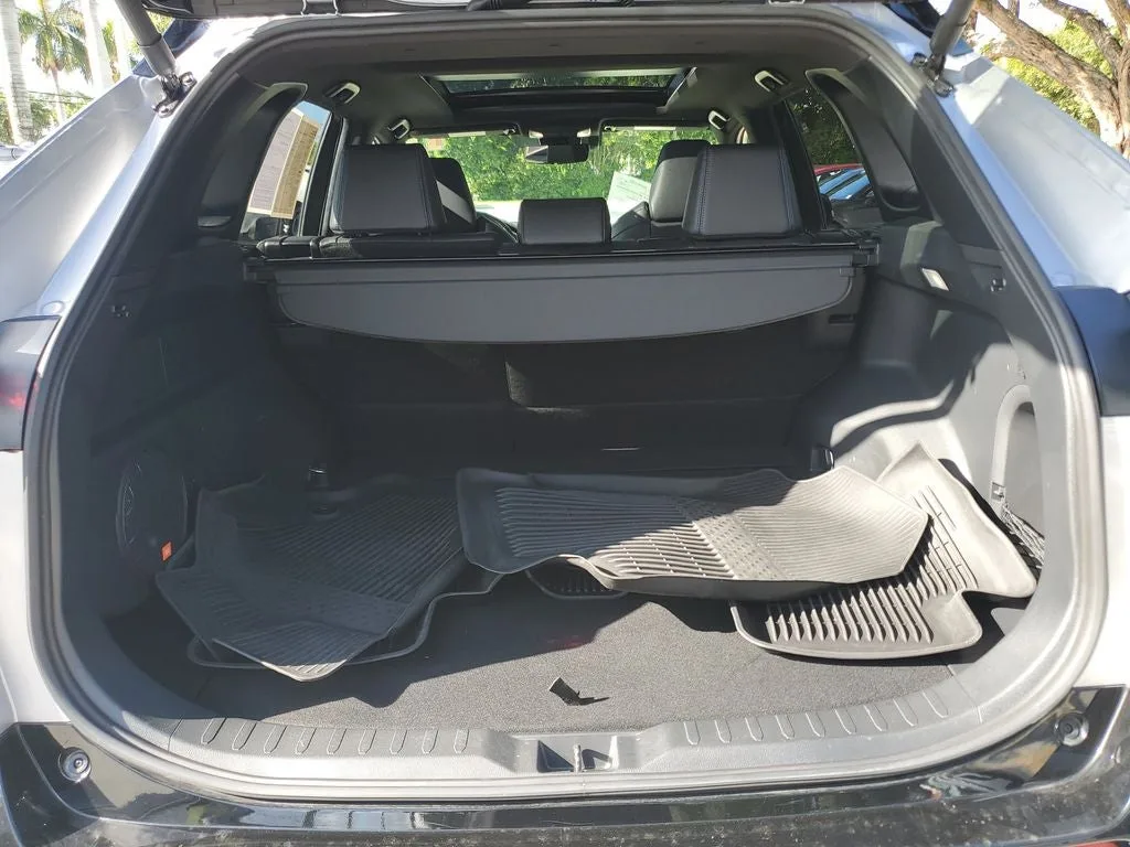 2024 Toyota RAV4 Hybrid XSE photo 10