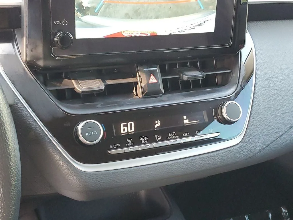 2025 Toyota Corolla LE photo 28