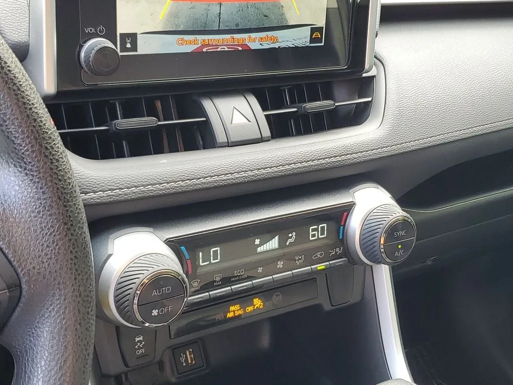 2025 Toyota RAV4 Hybrid LE photo 28