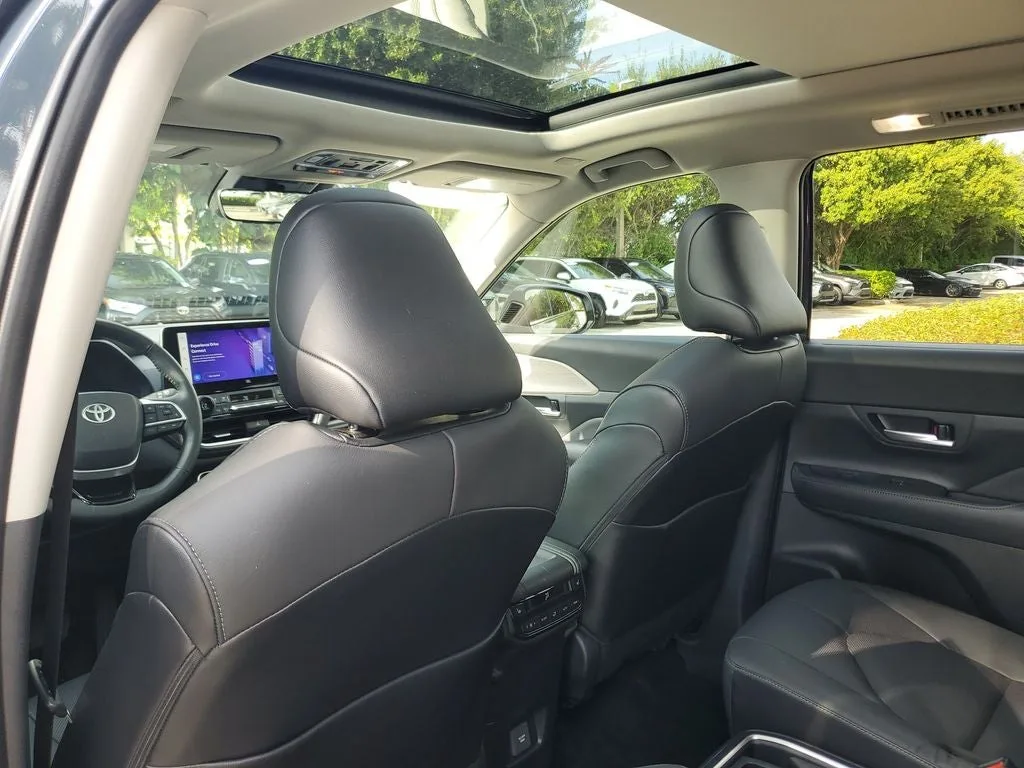 2025 Toyota Grand Highlander Limited photo 14