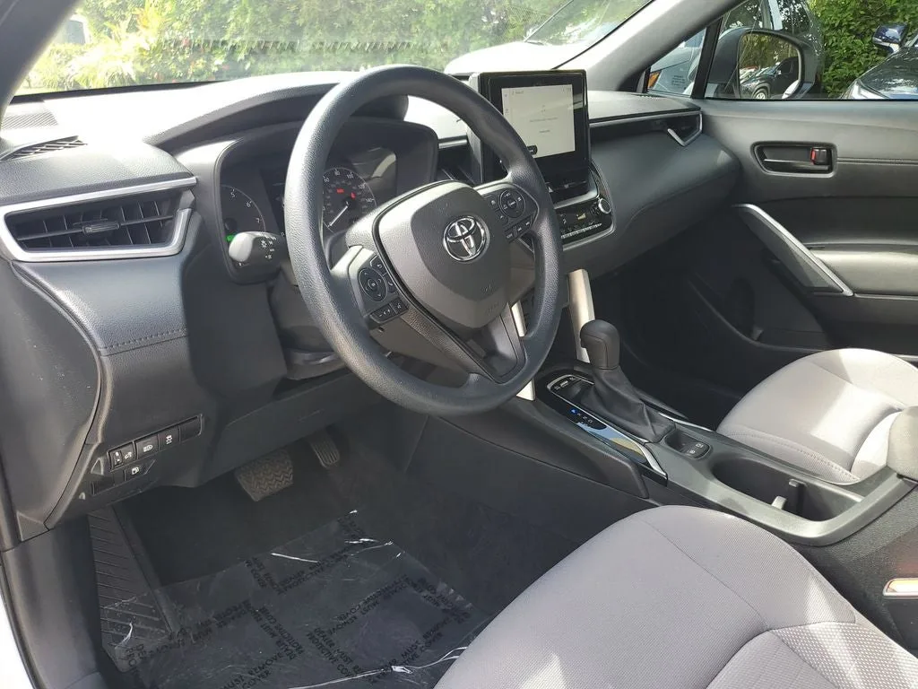 2023 Toyota Corolla Cross Hybrid S photo 21