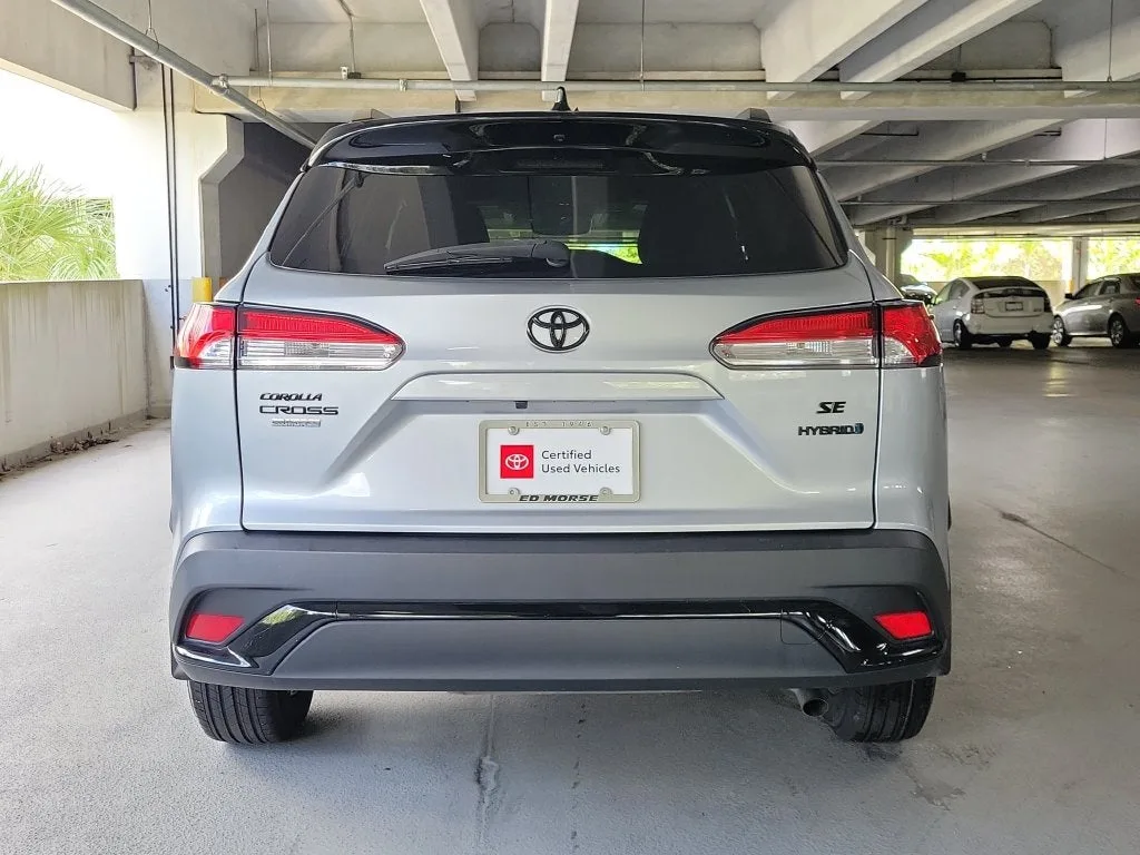 2024 Toyota Corolla Cross Hybrid SE photo 5