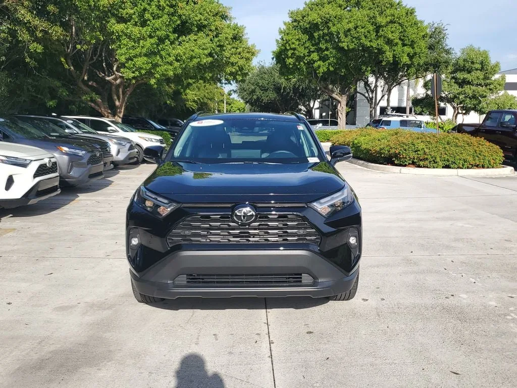 2025 Toyota RAV4 XLE Premium photo 2
