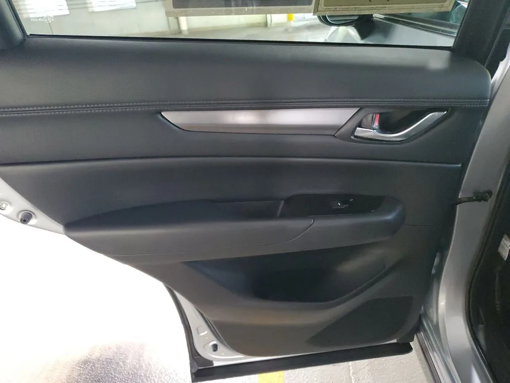 2023 Mazda CX-5 2.5 S Select Package photo 11