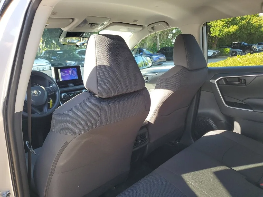 2024 Toyota RAV4 LE photo 13