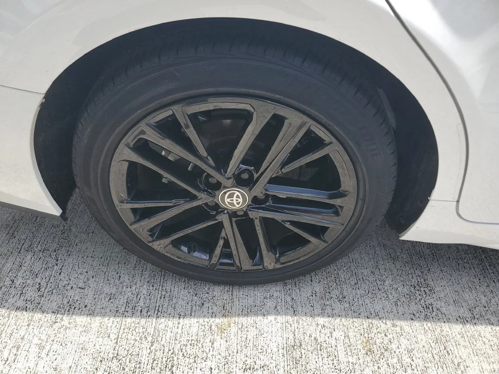 2025 Toyota Camry SE photo 7