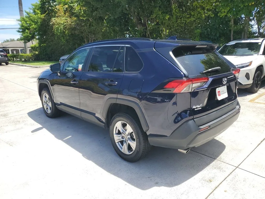 2024 Toyota RAV4 XLE photo 6