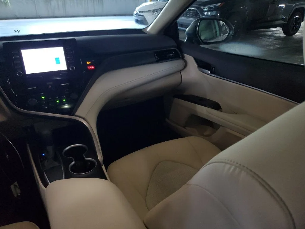 2021 Toyota Camry LE photo 16