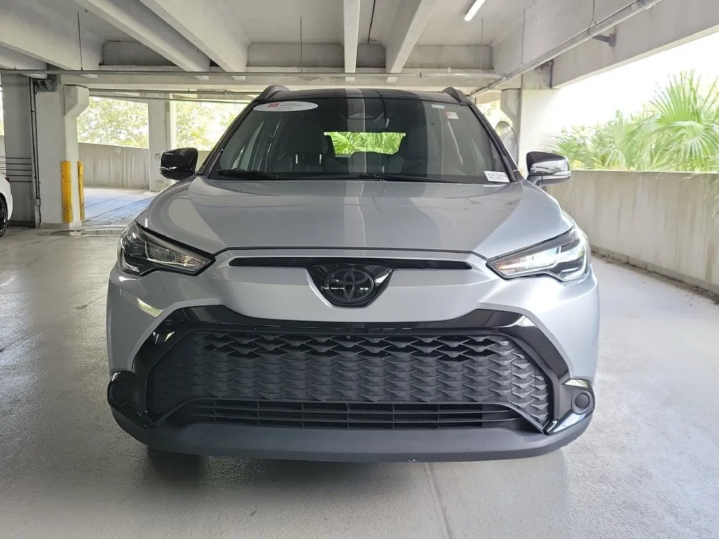 2024 Toyota Corolla Cross Hybrid SE photo 2