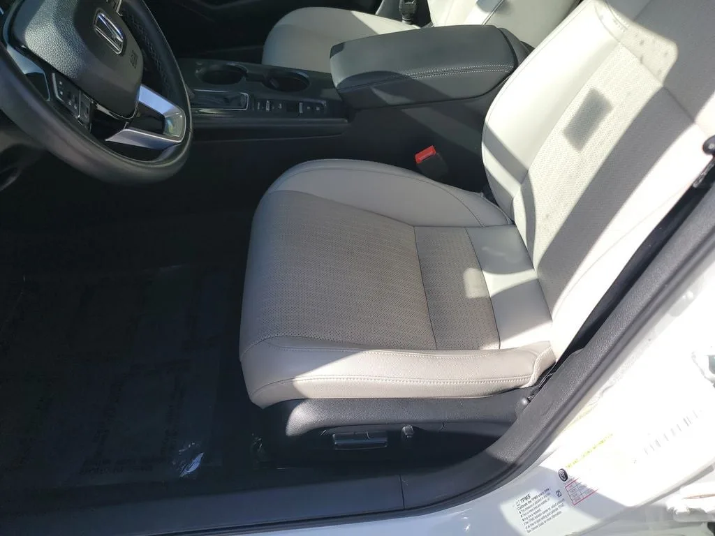 2024 Honda Civic Touring photo 21
