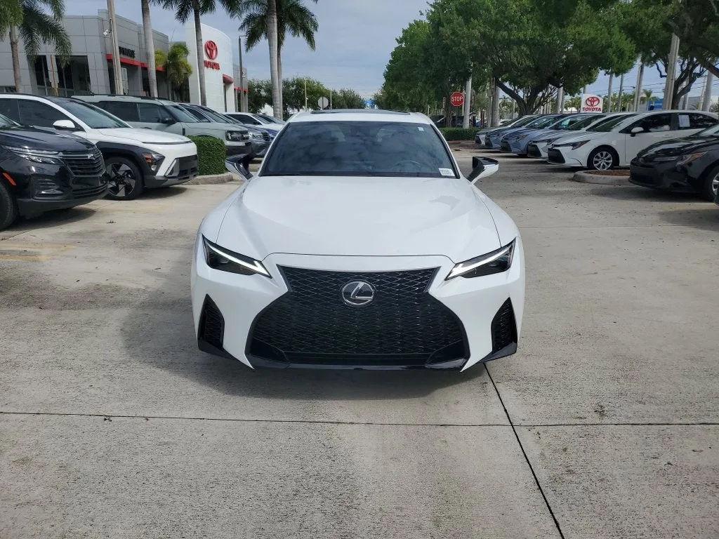 2024 Lexus IS 350 F SPORT Design photo 2
