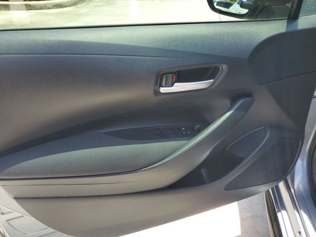 2026 Toyota Corolla Hybrid SE photo 17