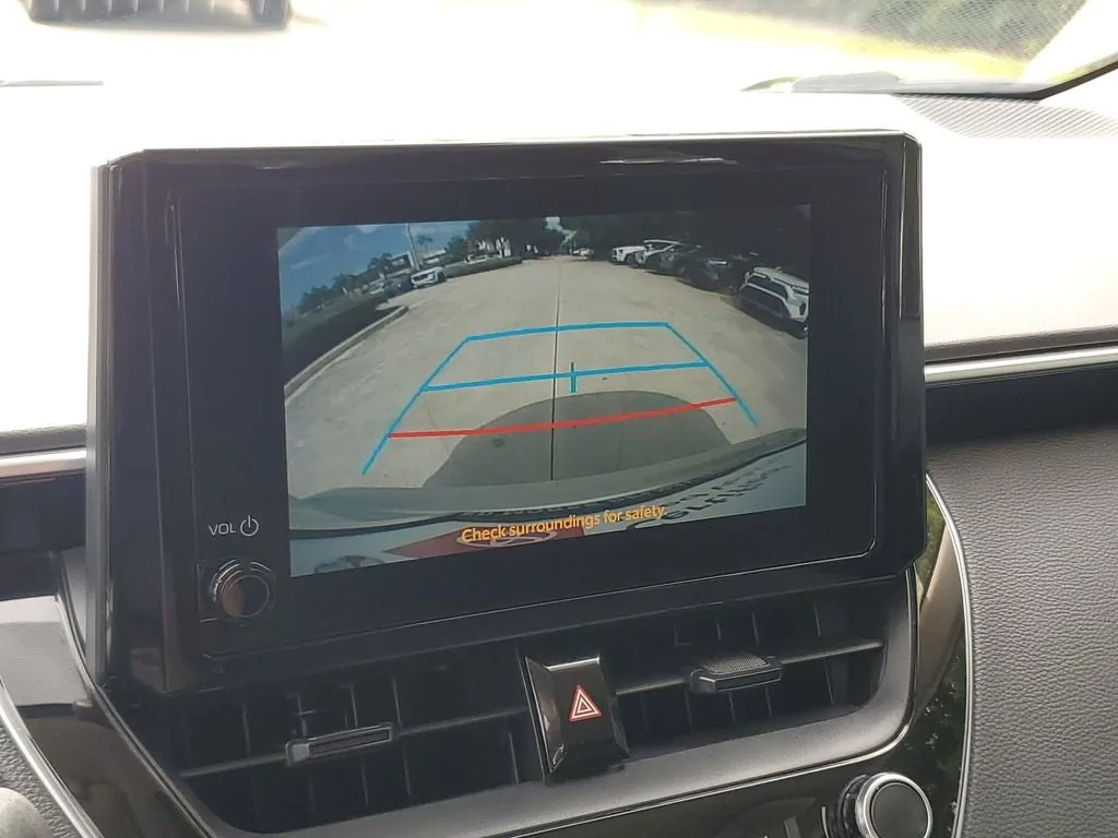 2023 Toyota Corolla LE photo 26