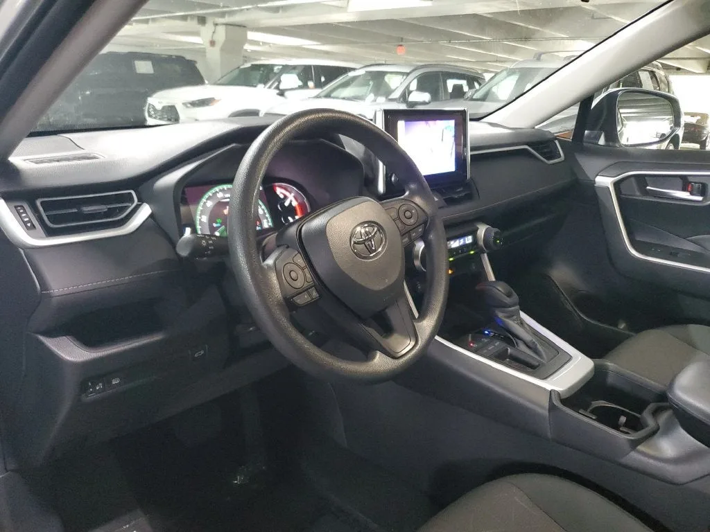 2023 Toyota RAV4 XLE photo 23
