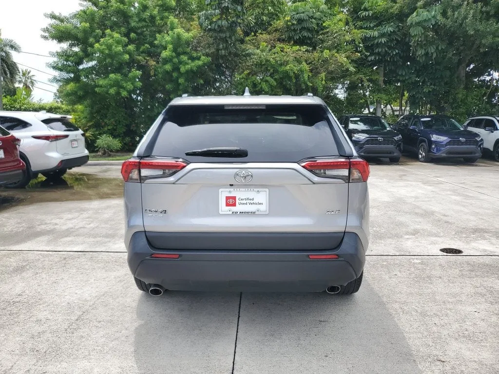 2023 Toyota RAV4 XLE Premium photo 5