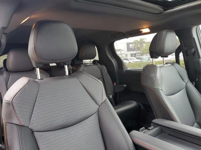 2022 Toyota Sienna XSE 7 Passenger photo 13