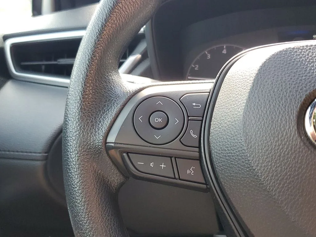 2023 Toyota Corolla Cross Hybrid S photo 23