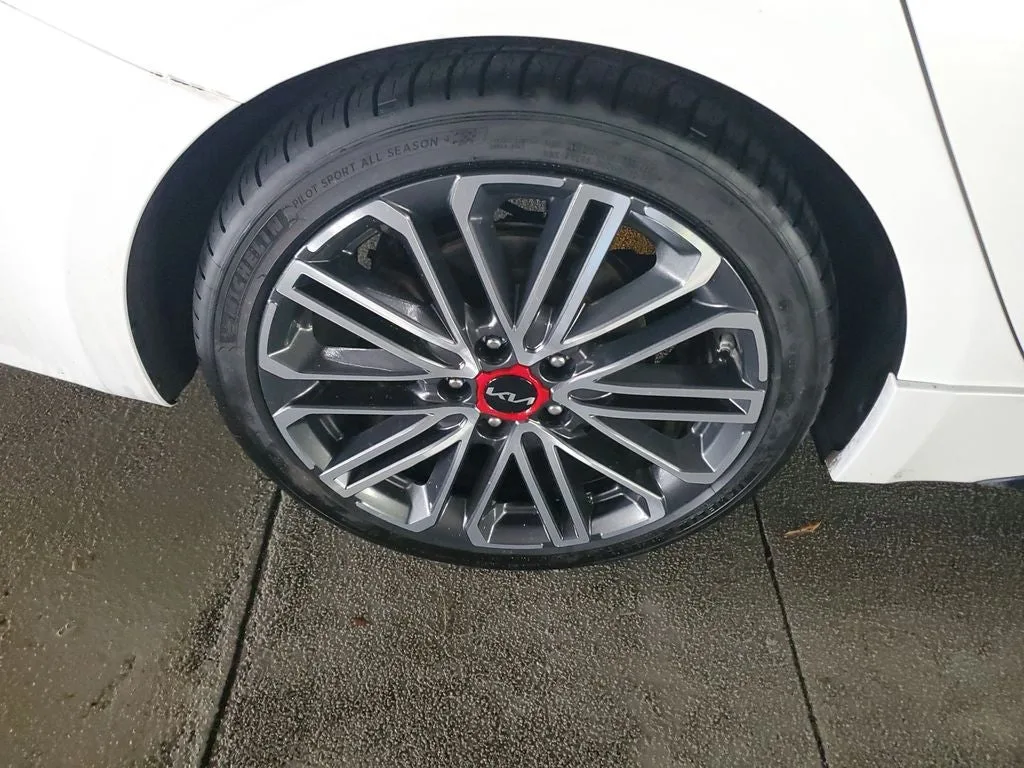 2023 Kia Forte GT photo 7