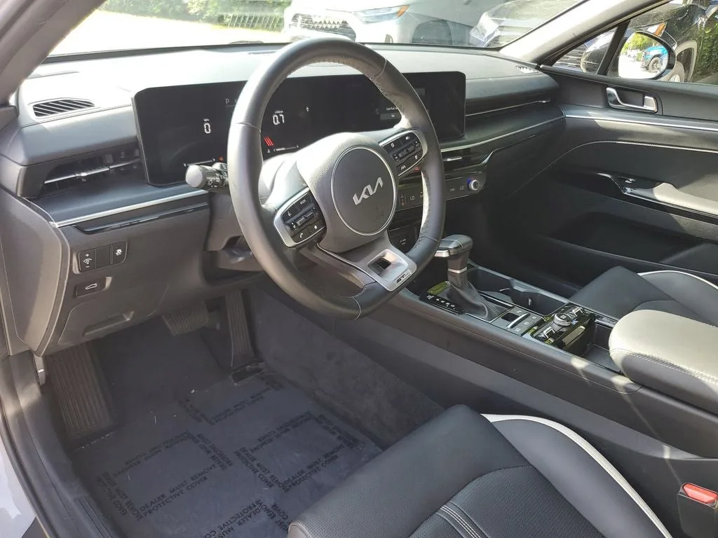 2025 Kia K5 GT-Line photo 19