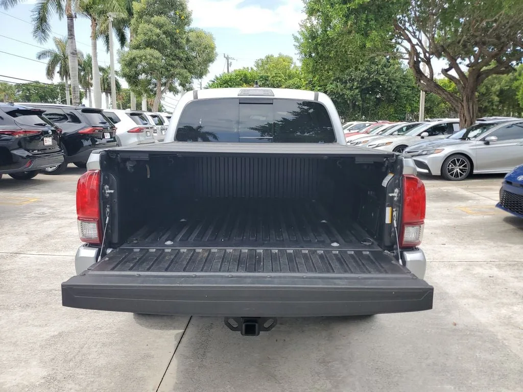 2022 Toyota Tacoma SR5 V6 photo 10