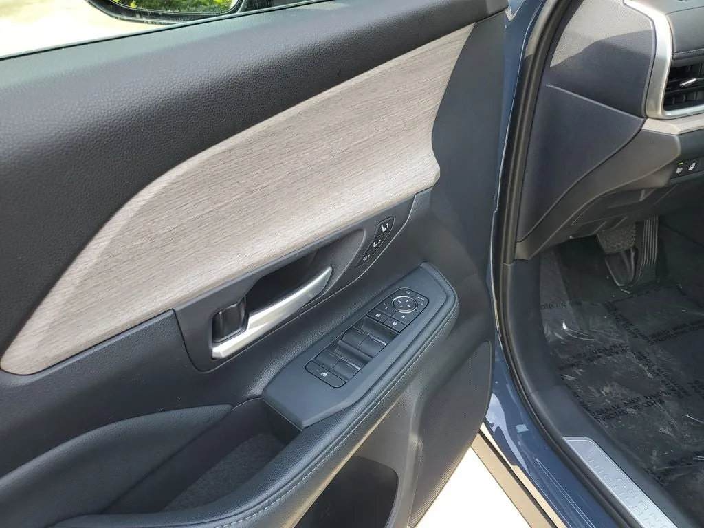 2025 Toyota Grand Highlander Limited photo 20