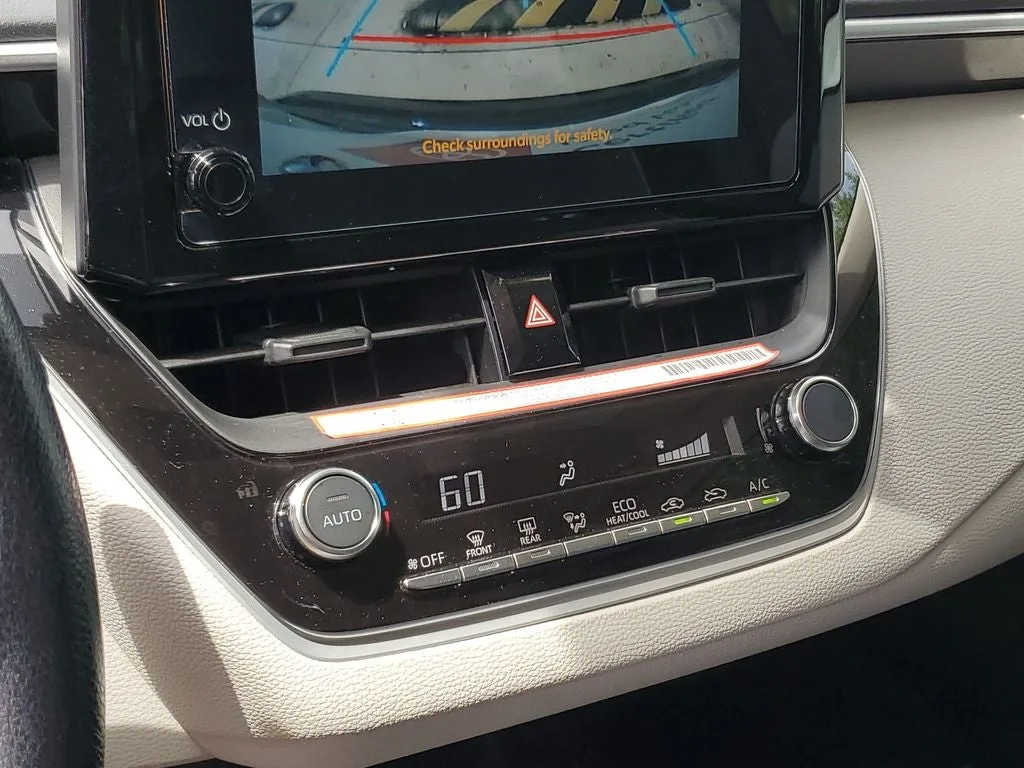2025 Toyota Corolla LE photo 28