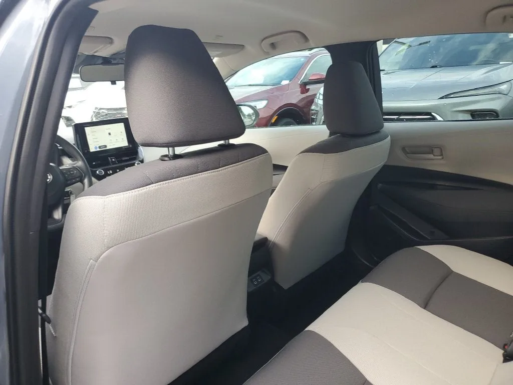 2025 Toyota Corolla LE photo 12