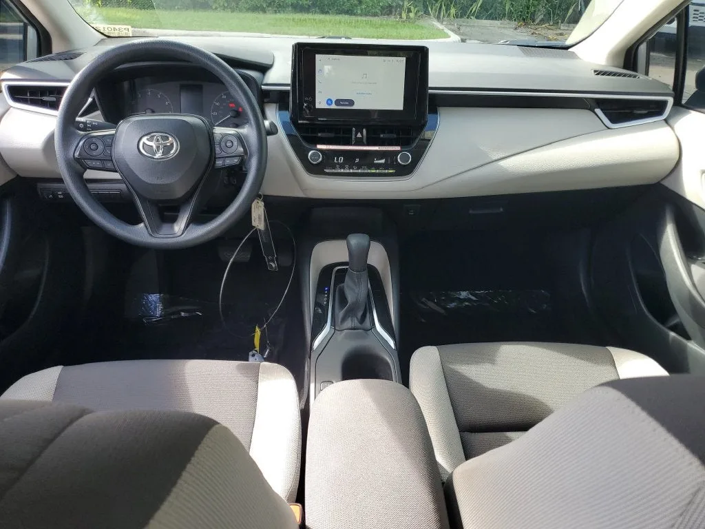 2025 Toyota Corolla LE photo 14
