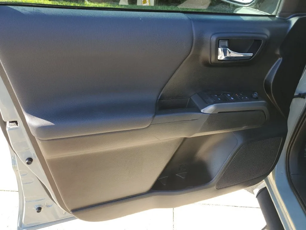 2022 Toyota Tacoma TRD Sport V6 photo 15